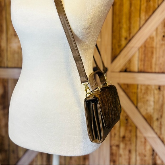 Mini Crossbody wallet Stylish Cow Hide tooled Brown and Tan Women's Bag (b) - Picture 3 of 10